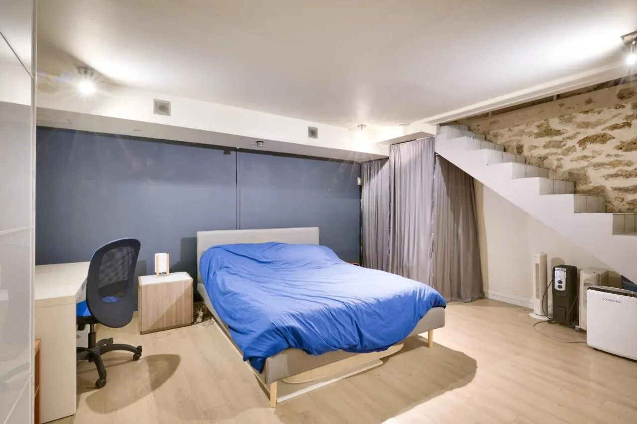 Nice Apartment For 2 People Париж
