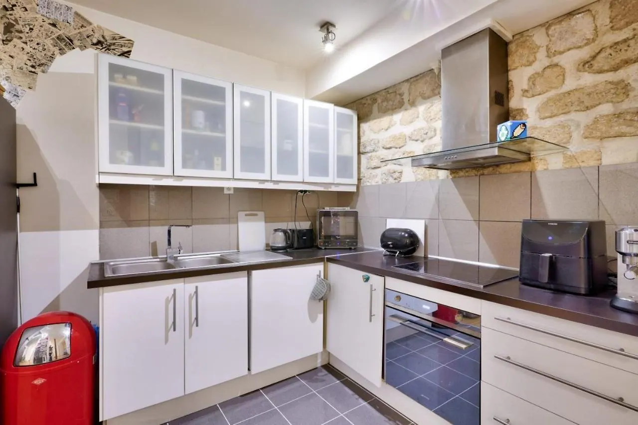 Nice Apartment For 2 People Paris